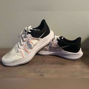 Nike Winflo 8 White Flash Crimson